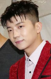 우영
